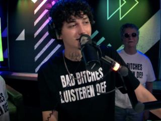 'Bad Bitches Luisteren Def' live bij 3FM, door Def en zijn bad bitch oma's