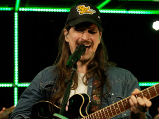 Kensington met gloednieuwe zanger én track 'A Moment' in de 3FM Live Box