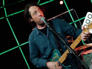 The Wombats rocken de 3FM Live Box met nieuw en nostalgisch materiaal