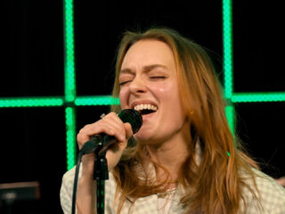 The Indien treedt op met ex-3FM Megahit ‘How Many Nights’ in de 3FM Live Box