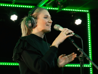 Regio Songfestival winnaar Emmy Ackermans live met '‘t Letste Rundje’