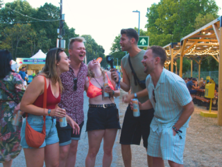 Jullie & Julien op Sziget: "Wij werden weggestuurd"