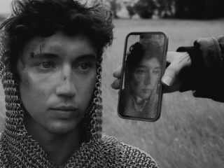 Troye Sivan schrijft een liefdesbrief aan de vrouwen in zijn leven met album: She's the Best