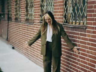 néomí: "ik begin het leven voor het eerst serieus te nemen"