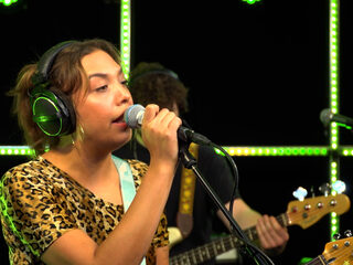 TAPE TOY covert 'I Would Stay' in de 3FM Live Box