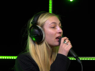 S10 zingt Songfestival track 'De Diepte' in de 3FM Live Box