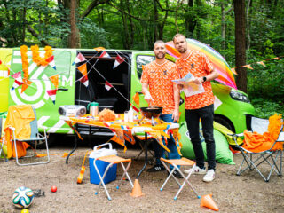 Luister dit EK naar Barend en Wijnand: Plankgas achter Oranje aan!