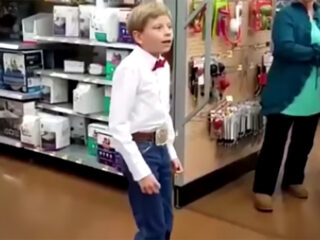 Mason Ramsey: van "Walmart yodeling kid" naar countrysensatie