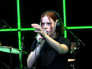 POM gooit alle struggles eruit in de 3FM Live Box