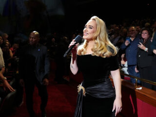Waarom Adele zo snel mogelijk naar Nederland moet komen