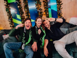 Barend, Mart en Sophie treden officieel binnen in het Glazen Huis