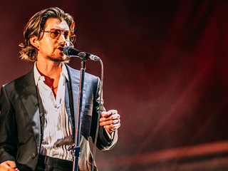 Lowlands kondigt o.a. Arctic Monkeys, Stromae en The Opposites aan voor 2022
