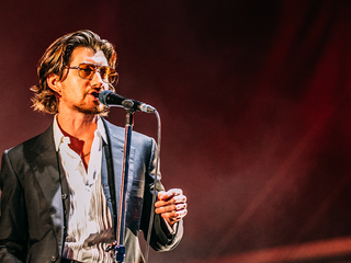 Dit kun jij verwachten van Arctic Monkeys op Lowlands