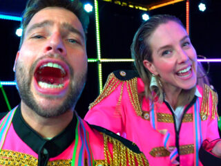 Barend & Benner primeuren hun carnavalshit 'Blaffertje'