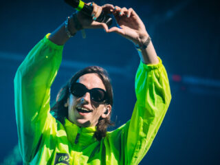 Blauwe M&M's: o.a. Faberyayo over shows op vreemde plekken