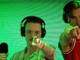 Bram Krikke en Pieter Valley primeuren clubplaat 'Bunda' live