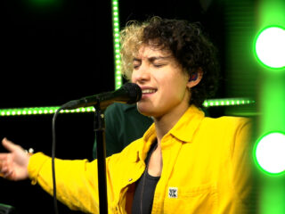 Babs omarmt haar roots in de 3FM Live Box