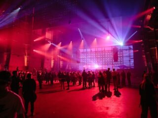 Helft muziekprofessionals heeft te maken met grensoverschrijdend gedrag