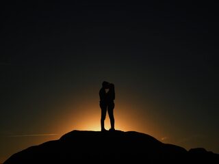 Onderzoek: 86% van de jongeren ervaart dat een relatie de norm is