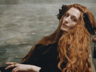 Florence + The Machine maakt album 'Dance Fever' compleet