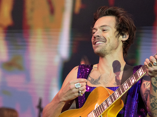 Harry Styles helpt fan uit de kast komen tijdens concert in de Ziggo Dome