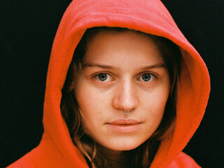 Winactie 3FM Exclusive girl in red: wie verhoogt jouw serotonine levels?