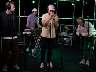 Goldband live met 'De Langste Nacht' en 'Ik Haat Je' in de 3FM Live Box
