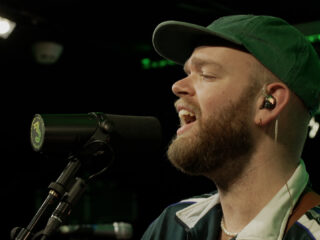 Kersvers 3FM Talent Hiigo in de 3FM Live Box met 'Alles Wat Ik Zoek'