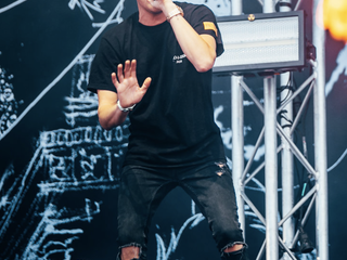 Platenmaatschappij Sony beëindigt samenwerking Lil Kleine