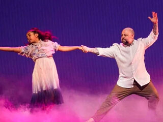 De drummer van Limp Bizkit doet samen met dochter mee aan een danscompetitie