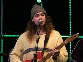 Lucas Hamming live met 'Be With You' en 'Mojo Mischief' in 3FM Live Box