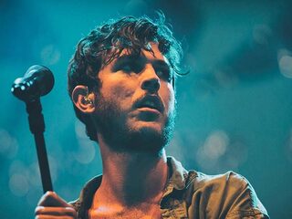 Waar kan ik de 3FM Exclusive met Oscar and the Wolf kijken?