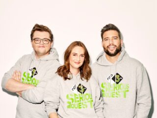 3FM-dj's Barend, Sophie en Rob in het Glazen Huis voor 3FM Serious Request 2022