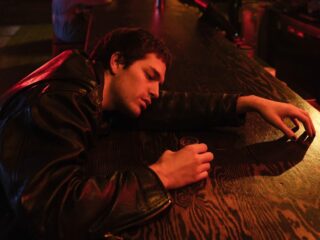 Kwart jongeren gebruikt drank en softdrugs voor mentale klachten: "Met alcohol houd ik mezelf op de been"