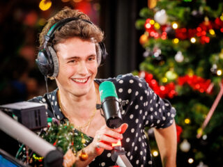 Adriaan Persons live in het Glazen Huis