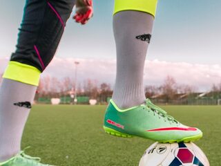 Podcast: Waarom zijn er zo weinig homo's in het profvoetbal?