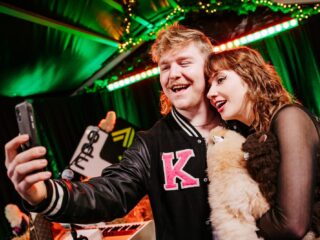 KUZKO speelt ‘Penelope’ live bij het Glazen Huis