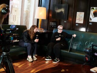 The Blessed Madonna krijgt platina plaat van 3FM-dj Vera