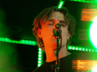 MICHA in de 3FM Live Box: breekbaar mooi met ‘Hopeful’