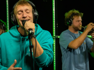 Chef'Special speelt 'You And I' in de 3FM Live Box