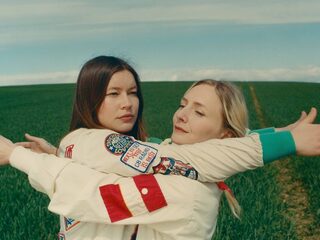 Wet Leg pakt met 'Chaise Longue' de 3FM Megahit