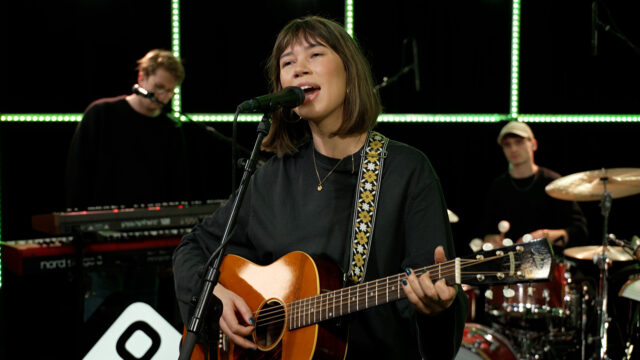 MEAU straalt in 3FM Live Box met ‘Stukje Van Mij’ | NPO 3FM