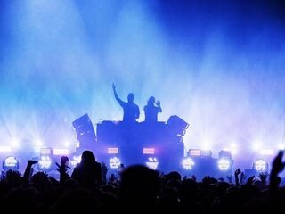 Stichting N8W8: "Denk aan ons land, denk aan onze jongeren"