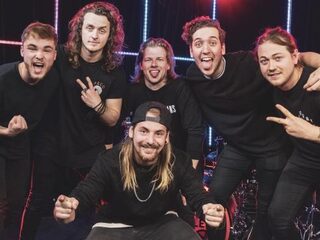 The Overslept speelt 'Long Way Down' in de 3FM Live Box