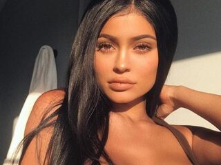 The Kylie Bump: Hoe Kylie Jenner van liedjes hits maakt