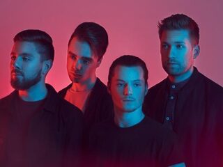 Wie is toch die Jason Waterfalls?