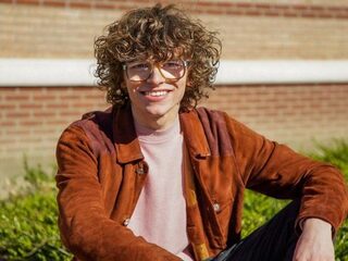 Teun (20) werkt in gesloten verpleeghuis: 'Wij kunnen familie niet vervangen'