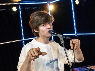 Blanks' 'Don't Stop' gaat over liefde op een zwoele zomeravond