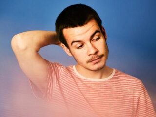 Loving is easy volgens Rex Orange County, behalve als het even niet easy is