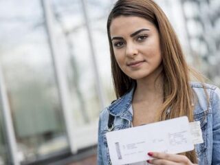 Esra uit Haaksbergen achtergelaten in Boedapest